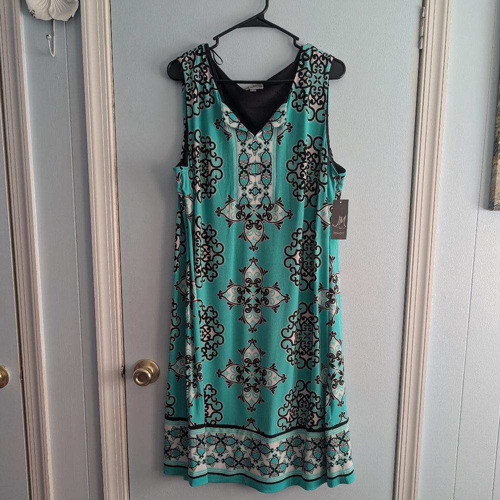 New Green and Black Sleeveless Dress
